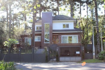house em Rua A J Renner, Planalto - Gramado - RS