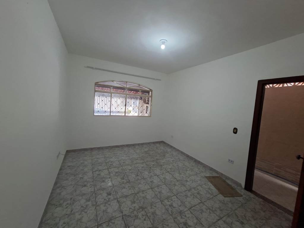 UMA LINDA CASA T�RREA DE 2 DORMIT�RIOS NA FERRADURA DO JARDIM DAS IND�STRIAS