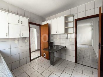 apartment em Rua Irajá, Patrimônio - Uberlândia - MG