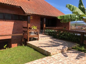 house em Rua Alfiero Zanardi, Praia da Cal - Torres - RS
