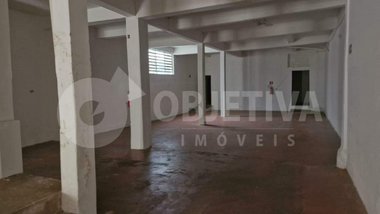 business em Avenida Floriano Peixoto, Centro - Uberlândia - MG