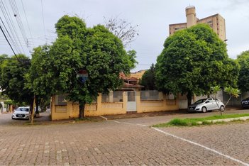 house em Avenida Duque de Caxias, Centro - Lins - SP