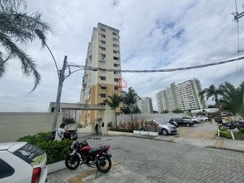 apartment em Avenida Pastor Martin Luther King Jr, Vicente de Carvalho - Rio de Janeiro - RJ