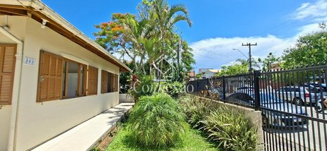 house em Rua Doutor Elmo Kinseski, Garopaba - Garopaba - SC