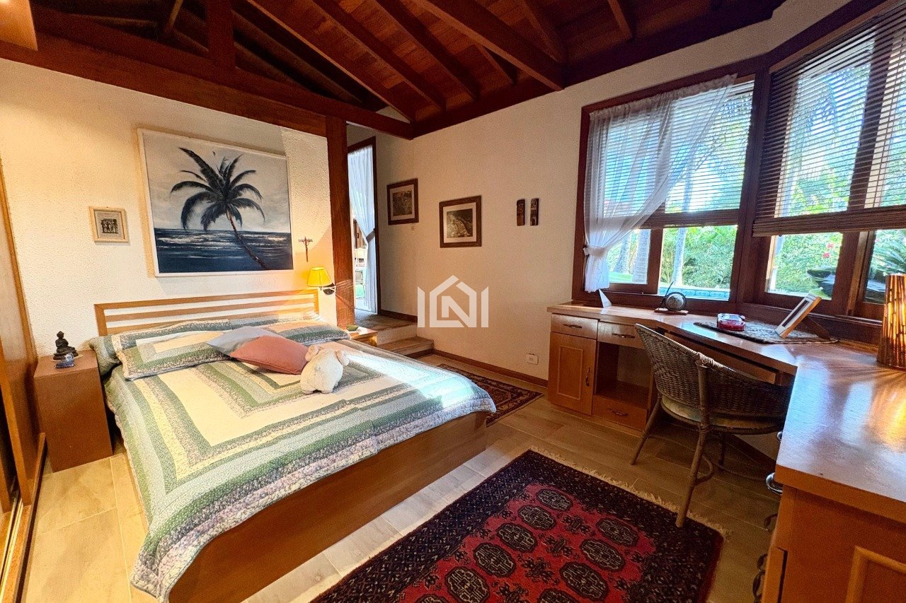 casa a venda no condominio sao fernando golf edicula quarto