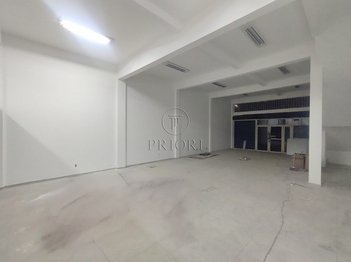 business em Avenida Pernambuco, Navegantes - Porto Alegre - RS
