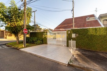 house em Rua Santa Helena, Centro - Pinhais - PR