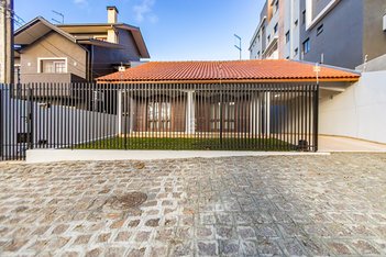house em Rua Marechal Deodoro da Fonseca, Centro - São José dos Pinhais - PR
