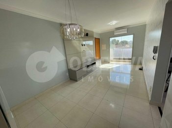apartment em Rua Elpídio Aristides de Freitas, Presidente Roosevelt - Uberlândia - MG