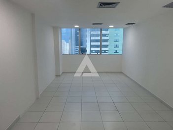 office em Avenida Tancredo Neves, Caminho das Árvores - Salvador - BA