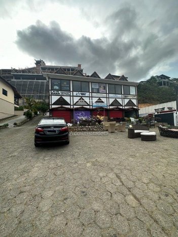 business em Estrada União e Indústria, Itaipava - Petrópolis - RJ