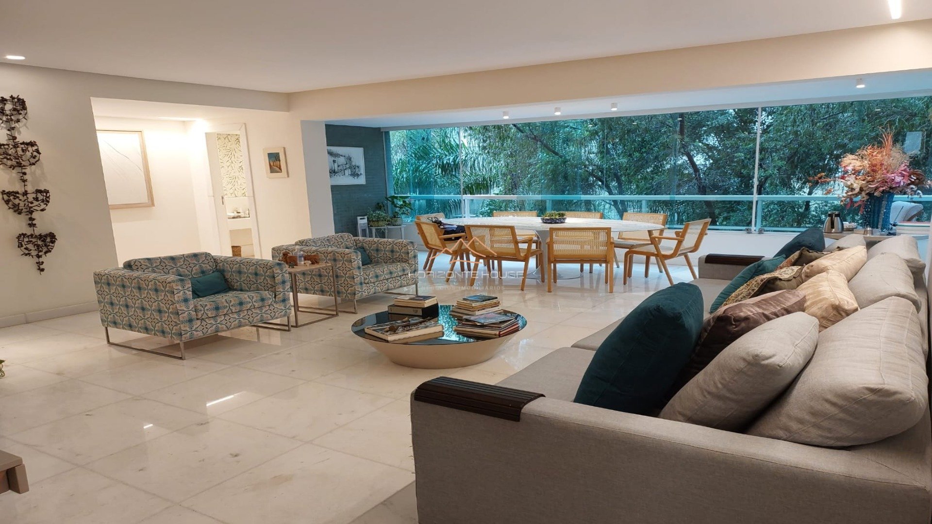Apartamento com 4 quartos — Santo Antônio, Belo Horizonte