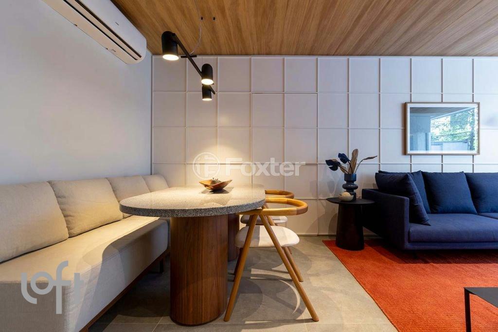 sala-de-jantar-moderna-e-aconchegante-com-mesa-redonda-de-madeira.jpeg