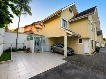 house em Rua Valdomiro Silveira, Boa Vista - Curitiba - PR