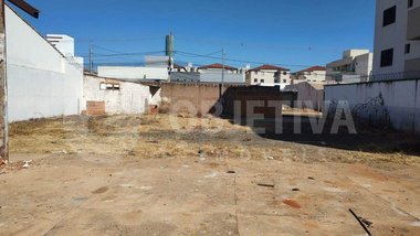 land_lot em Rua Minneapolis, Novo Mundo - Uberlândia - MG