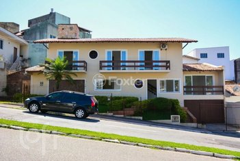 house em Avenida Atlântica, Barreiros - São José - SC