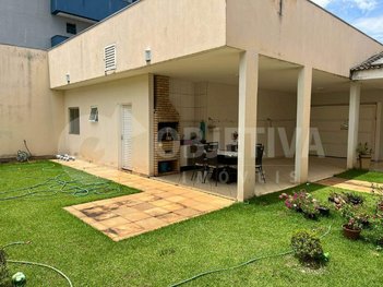 house em Avenida do Pinho, Chácaras Tubalina e Quartel - Uberlândia - MG
