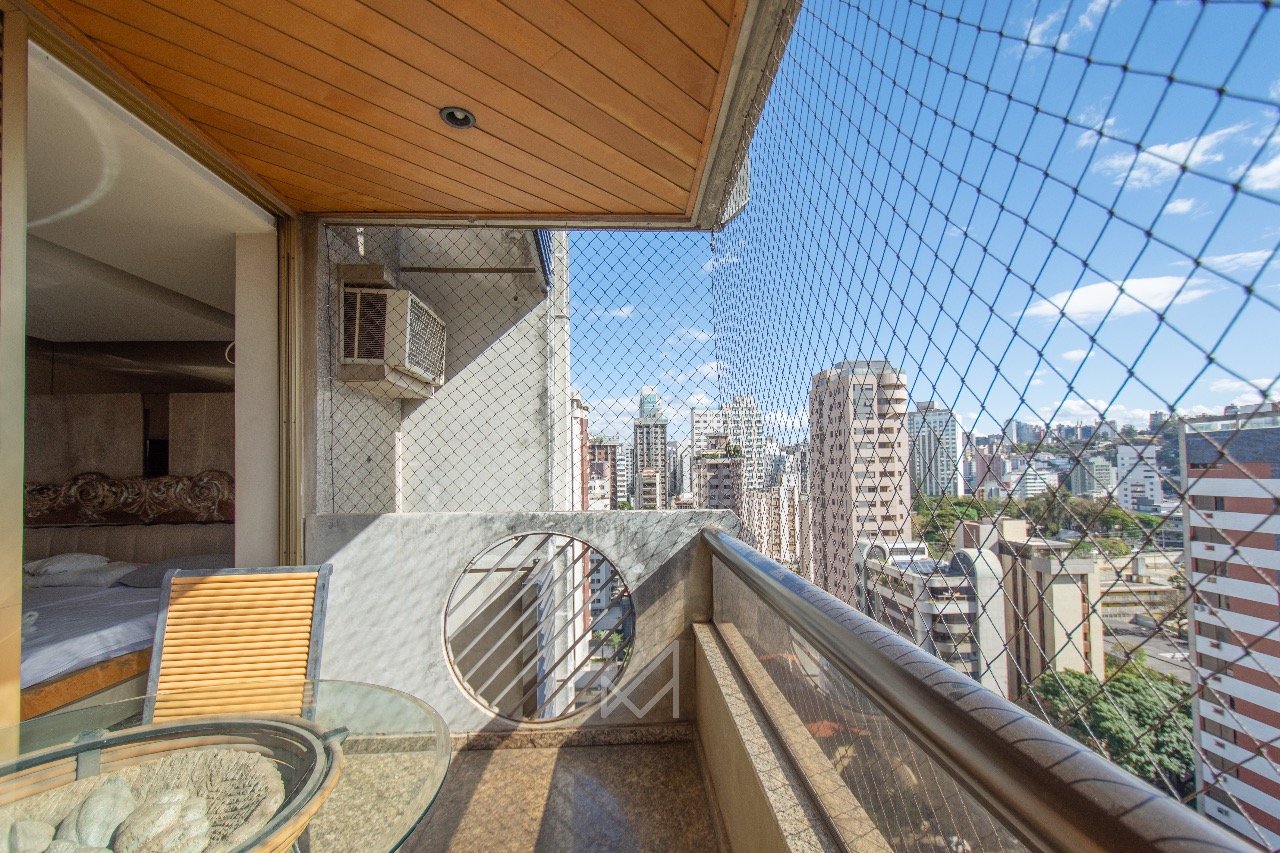 Apartamento a venda no Lourdes, Belo Horizonte  -  Varanda(3)