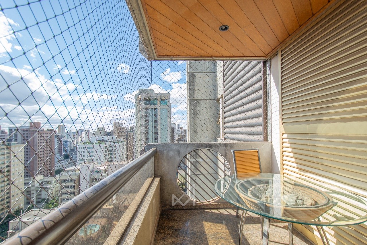 Apartamento a venda no Lourdes, Belo Horizonte  -  Varanda(2)
