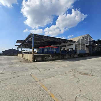 industrial em Avenida Getúlio Vargas, Jardim Califórnia - Jacareí - SP