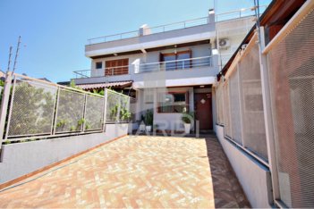 house em Rua Heitor Kramer, Guarujá - Porto Alegre - RS