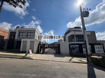 house em Rua Presidente Wilson, Uberaba - Curitiba - PR