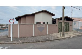 house em Avenida João Baptista Carnietto, Jardim Itamarati - Botucatu - SP