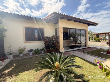 house em Rua Rio Apucaé, Centro - Xangri-Lá - RS