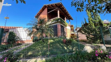 house em Rua Alberto Bracagioli, Jardim América - Caxias do Sul - RS