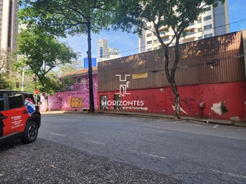 office em Rua Piauí, Funcionários - Belo Horizonte - MG