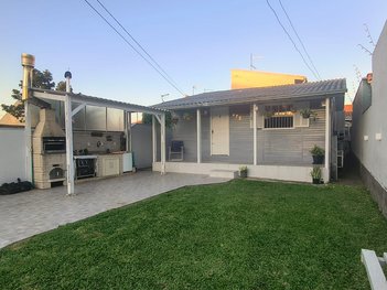 house em Rua Alegrete, Parque Amador - Esteio - RS
