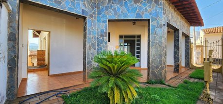 house em Rua Aristides Garcia Leao, Americo Arantes - Piumhi - MG