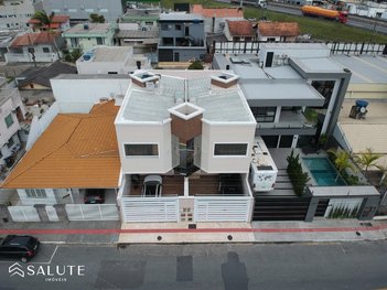house em Rua 2350, Centro - Balneário Camboriú - SC