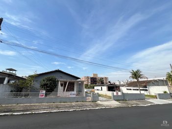 house em Rua Artur Pescador, Santa Bárbara - Criciúma - SC