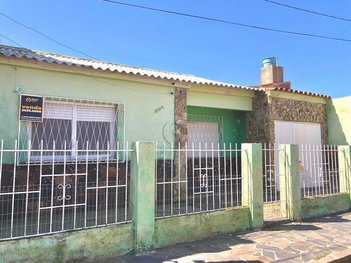 house em Rua Doutor Napoleão Laureano, Centro - Rio Grande - RS
