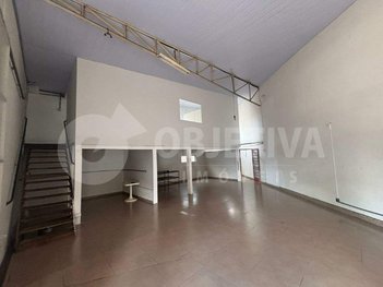 industrial em Rua Afonso Arinos de Melo Franco, Tubalina - Uberlândia - MG