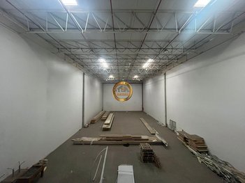 industrial em José Semião Rodrigues Agostinho, Quinhaú - Embu das Artes - SP