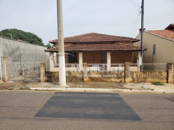 house em Rua Vereador Floriano Alves Lima, Vila Toti - Laranjal Paulista - SP