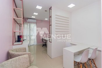office em Cristóvão Pereira, Passo da Areia - Porto Alegre - RS