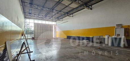 industrial em Avenida Raulino Cotta Pacheco, Martins - Uberlândia - MG