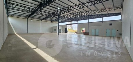 industrial em Avenida Quinta Alto Umuarama, Aclimação - Uberlândia - MG