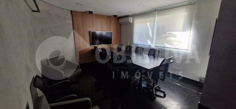 business em Avenida Francisco Galassi, Morada da Colina - Uberlândia - MG