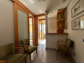 office em General Vitorino, Centro Histórico - Porto Alegre - RS