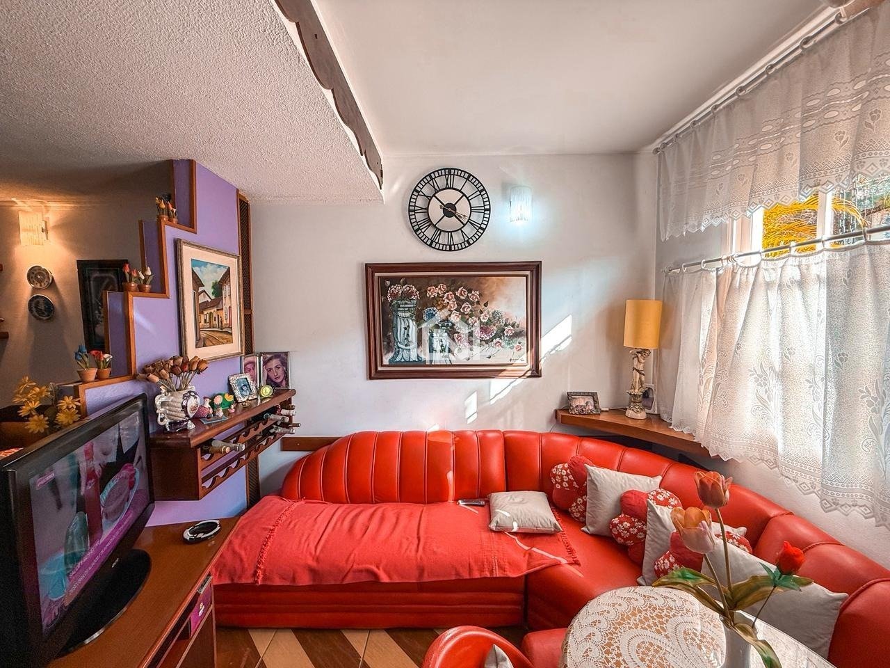 casa a venda no condominio vila de espanha - sala de estar