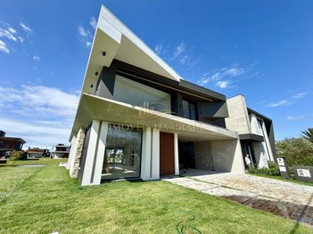 house em Rua Pedro Hygino da Silveira, Centro - Xangri-Lá - RS