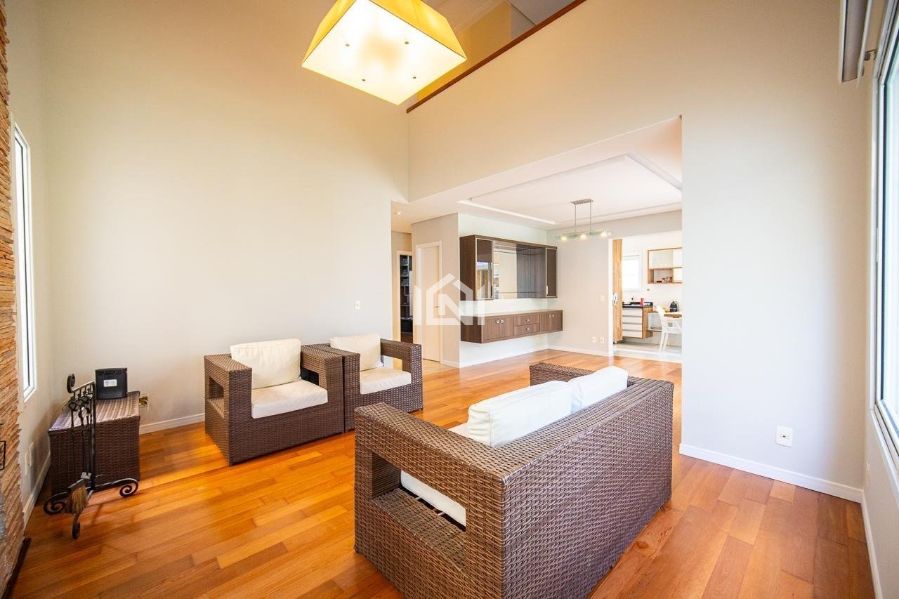 Casa à Venda no Condomínio Raizez - sala de estar