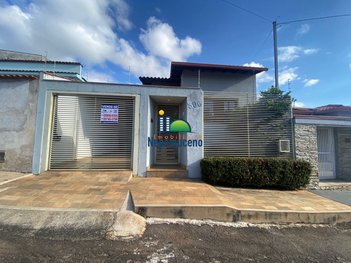 house em Rua Zacarias Lourenconi Oliveira, Nepomuceno - Nepomuceno - MG