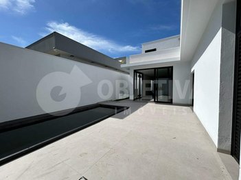house em Avenida Vereador Carlito Cordeiro, Jardim Botânico - Uberlândia - MG