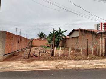 land_lot em Rua Clarimundo Marques Pires, Segismundo Pereira - Uberlândia - MG