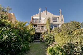 house em Avenida General Barreto Viana, Chácara das Pedras - Porto Alegre - RS